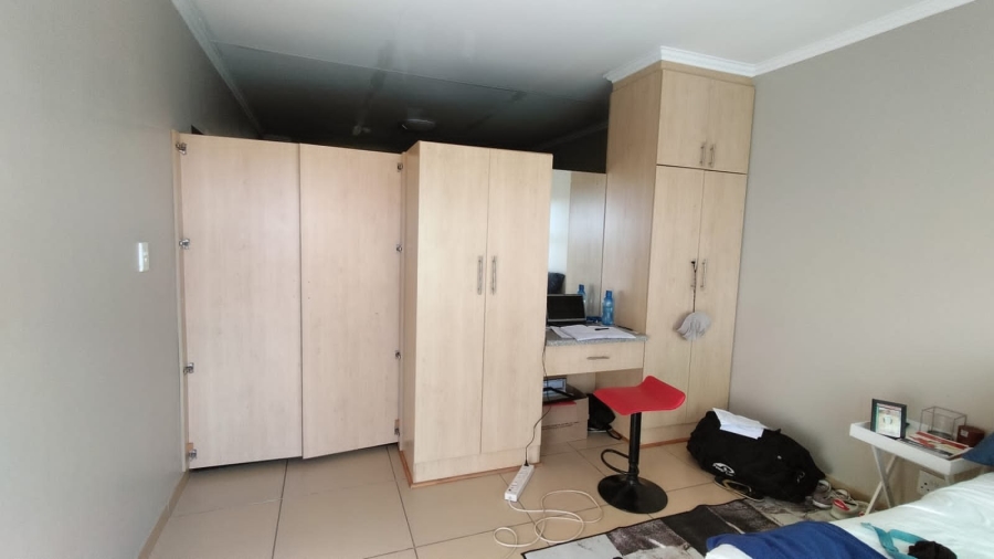 2 Bedroom Property for Sale in Langenhovenpark Free State